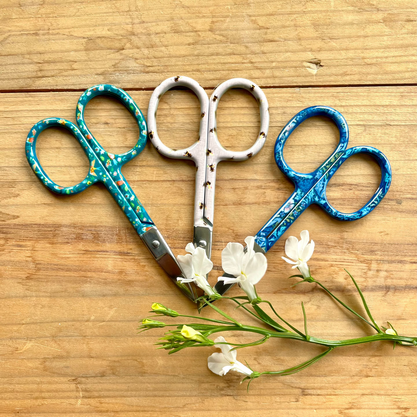 Broderisaks – velg mellom blomster, bier eller fugler 🐝🌸🕊️