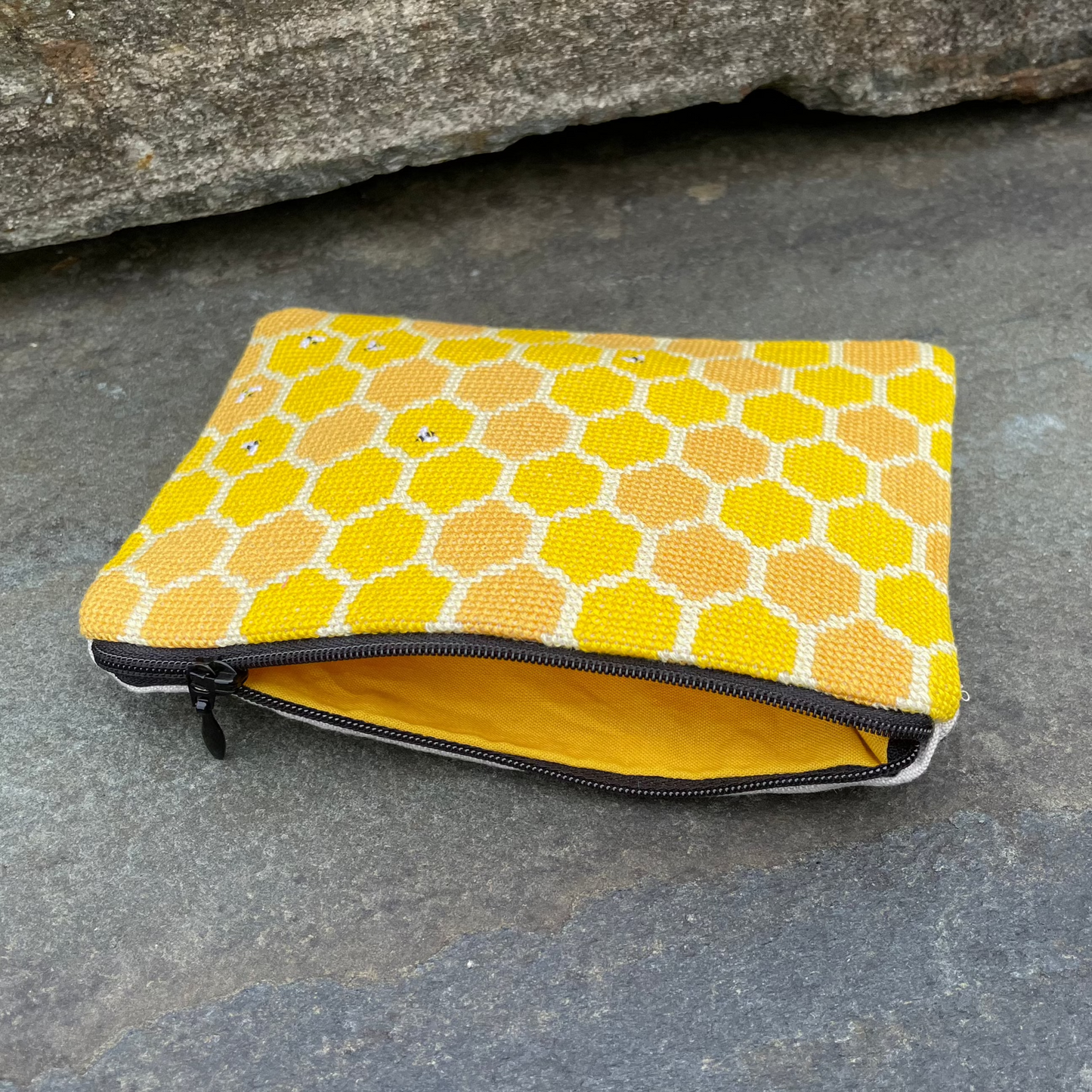 🐝 Bee Good clutch