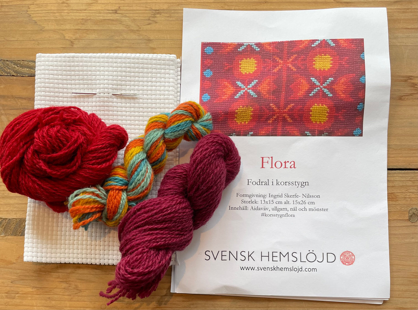 🌺 Flora rød - clutch