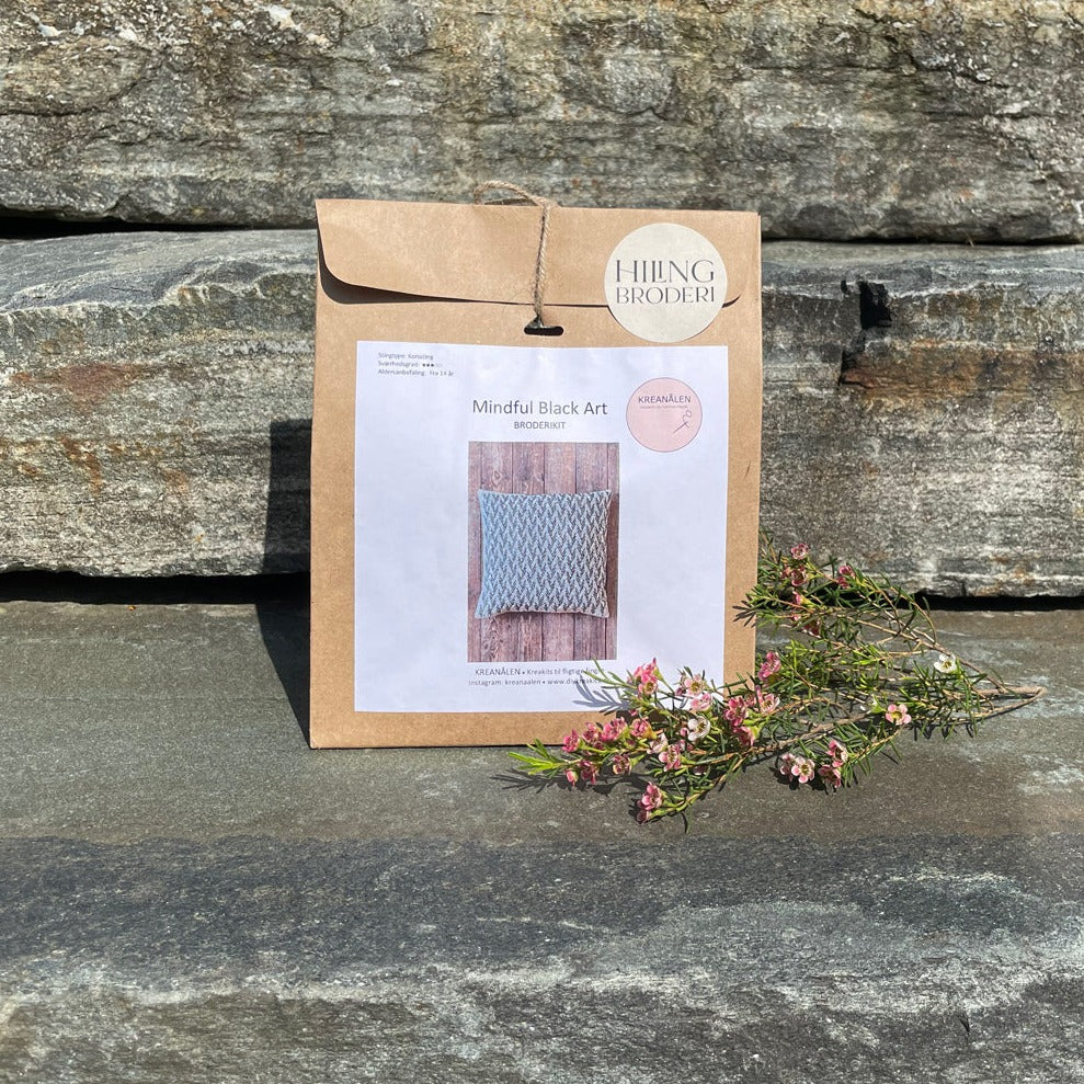 Mindful Black art pute