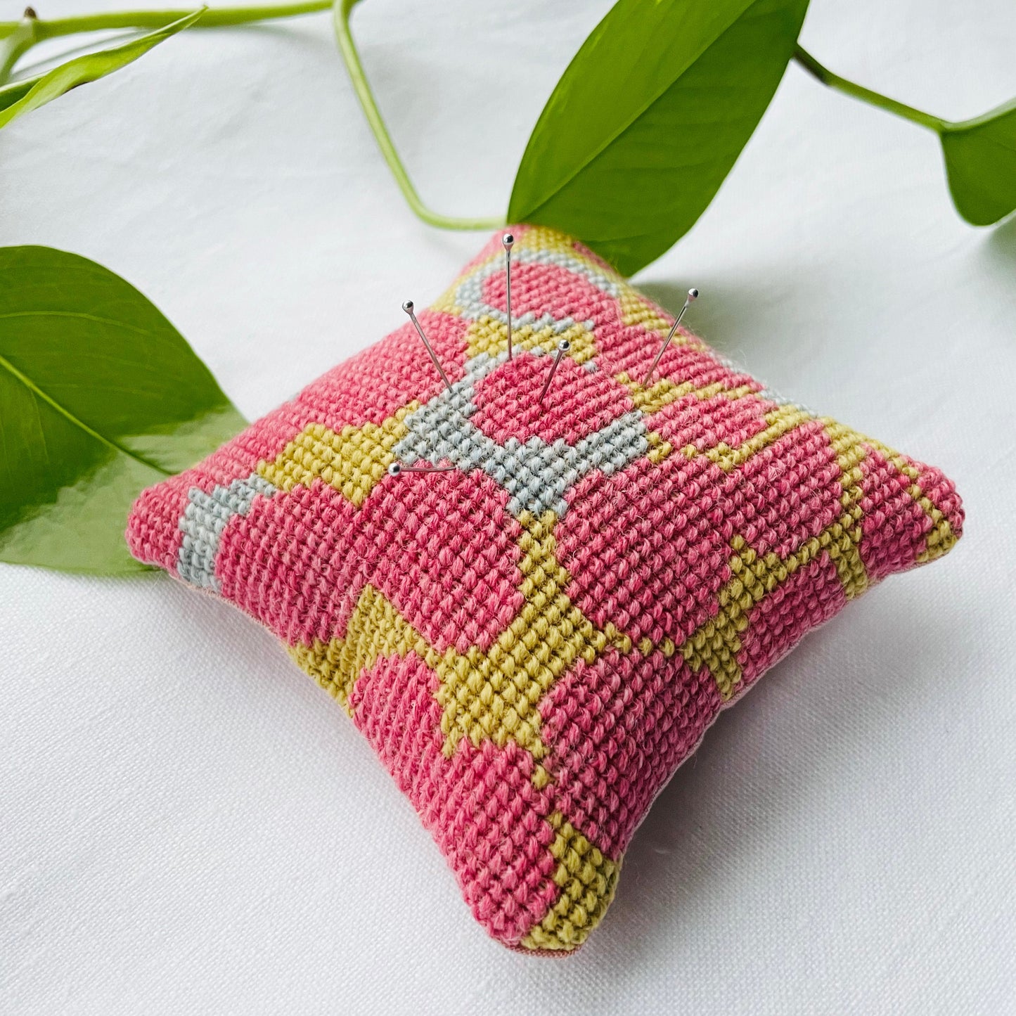 Småblomster - nålepute broderisett