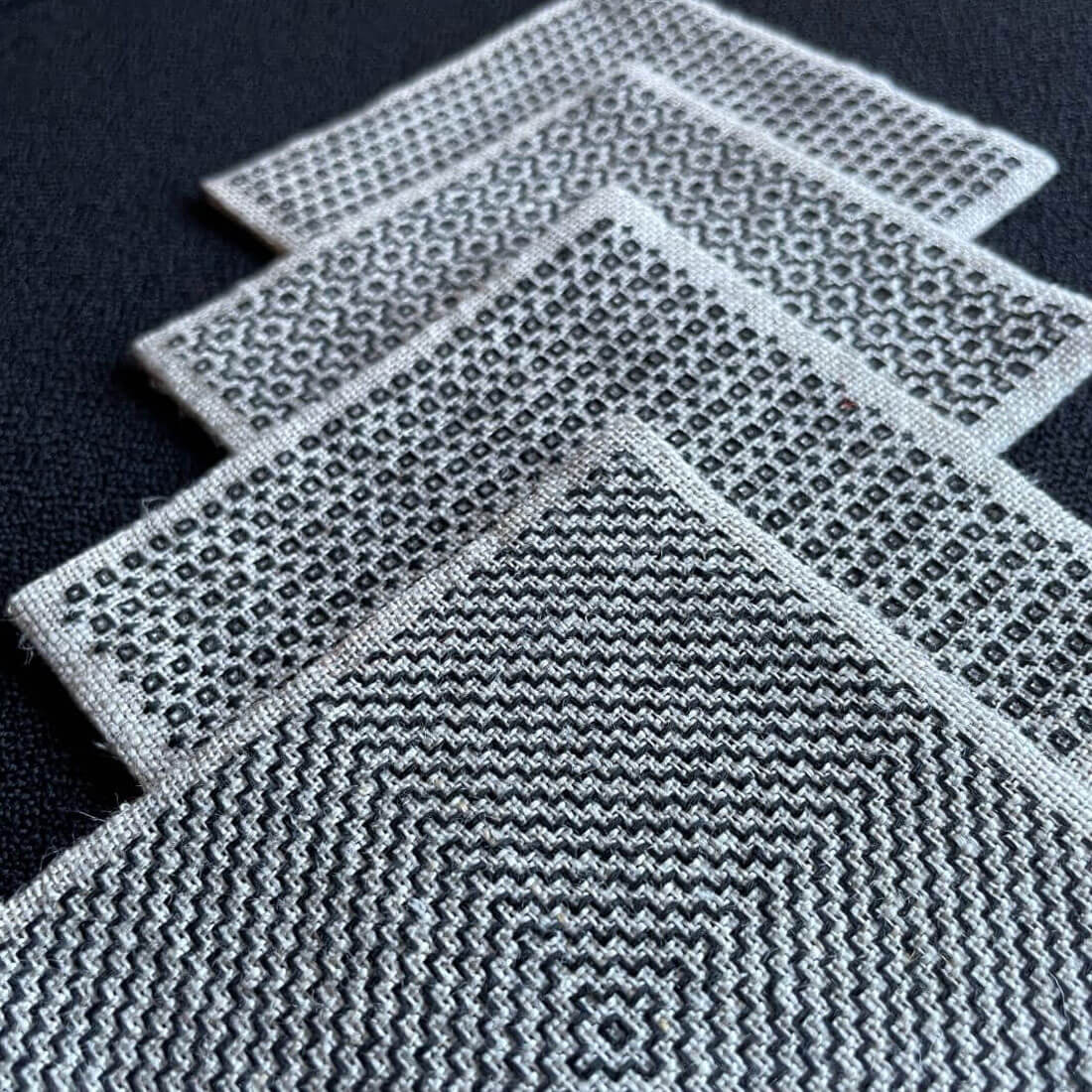 Broderte kaffebrikker