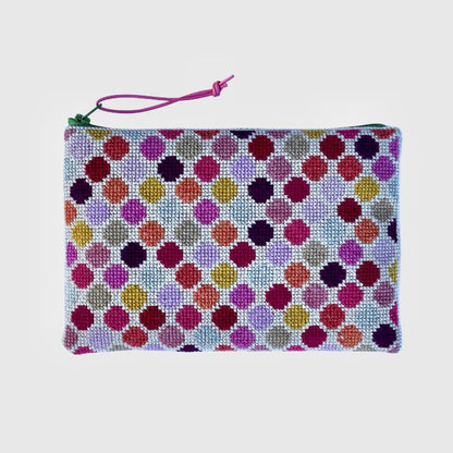 Nydelig clutch i polkadot mønster