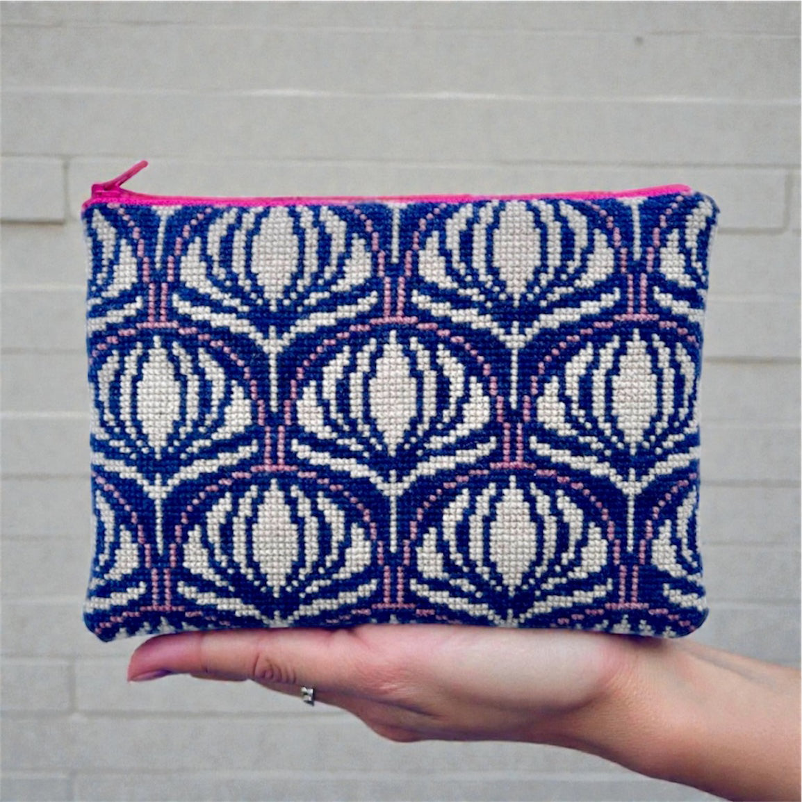 Alba - Broderikit til clutch i korssting