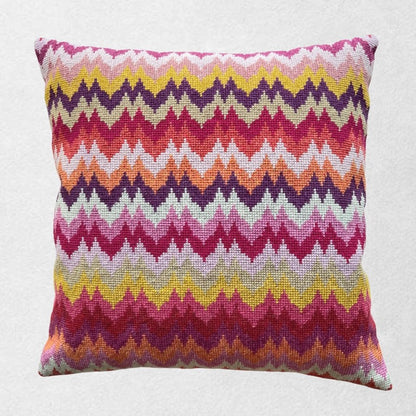 Ferdig brodert Bali pute i et fargerikt mønster med inspirasjon fra Bali