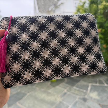 Chic - Broderikit til clutch i korssting