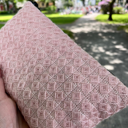 Byrkens rose clutch