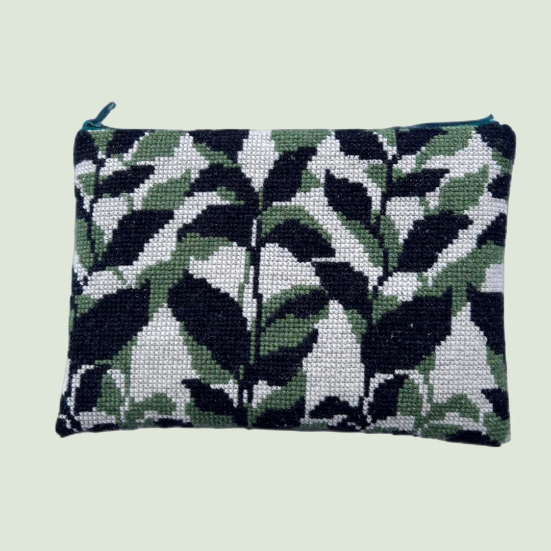 Ferdig brodert Jardin clutch