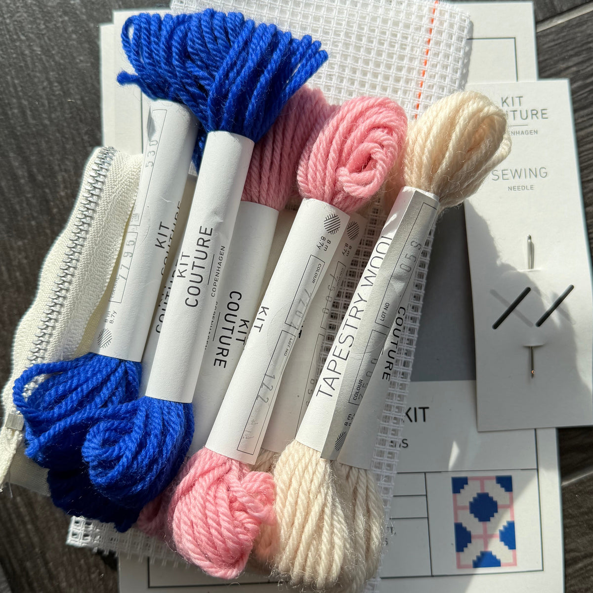 Broderikit Hylleholm