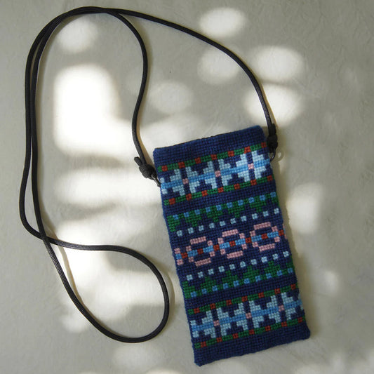 Kunna mobilveske ferdig brodert