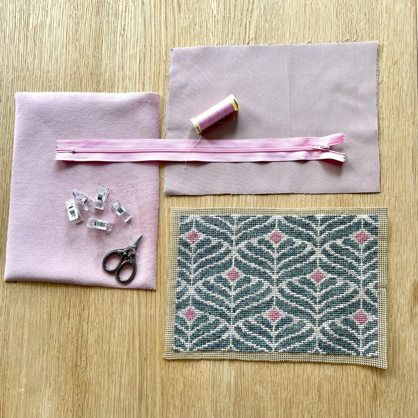 Lucca broderikit klar for montering
