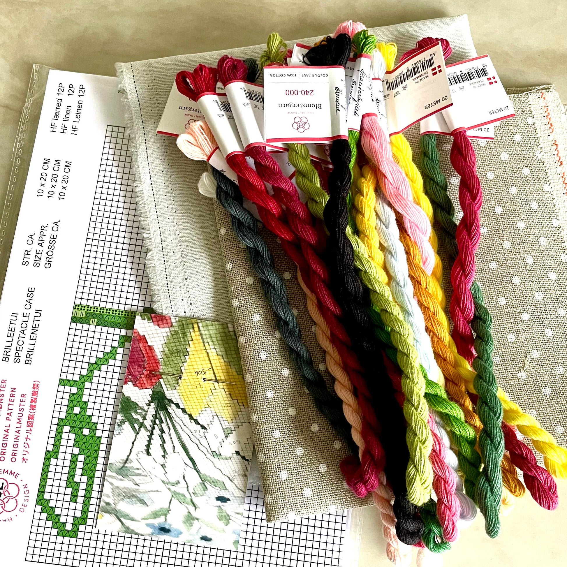Stokrose kit med lin, garn og oppskrift