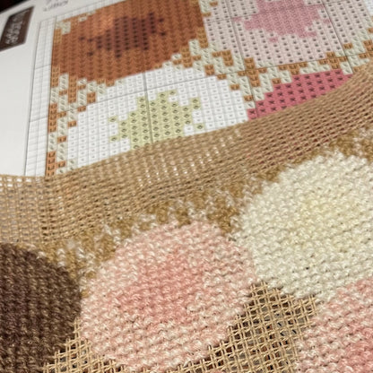 Closeup av Ulla broderi med mønster