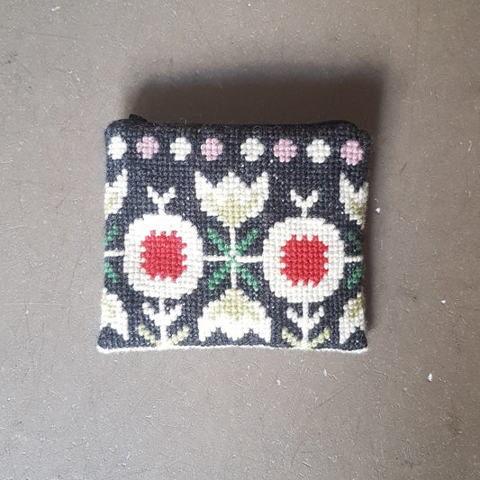 🖤 Flora grå - clutch
