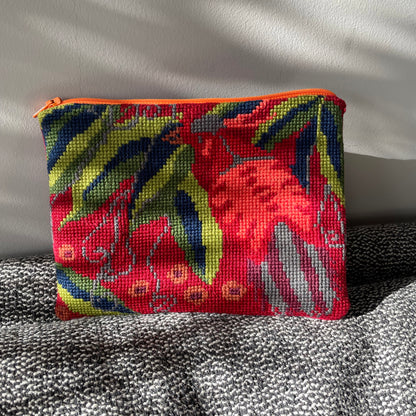 fugl clutch i miljø med sollys fra siden