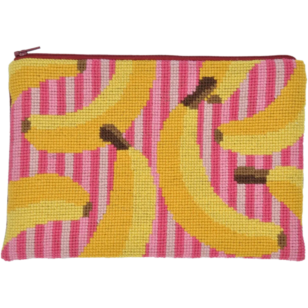 Ferdig brodert Go bananas clutch